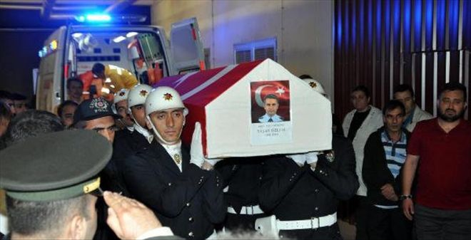 İSTANBUL´DA ŞEHİT OLAN POLİS YAŞAR ÖZLEM MESLEKTE 1 YILLIKTI