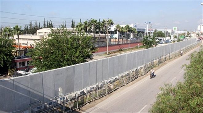 ABD ADANA KONSOLOSLUĞU´NA DUVARLI KORUMA