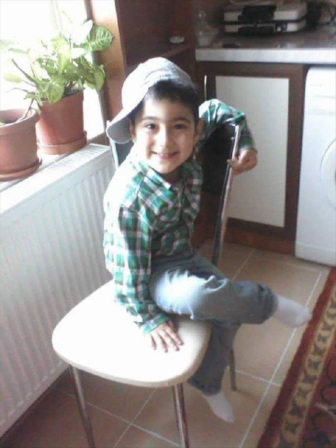 OTOMOBİLİN ÇARPTIĞI ÇOCUK ÖLDÜ
