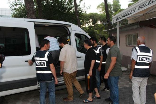MANİSA´DAKİ ´FETÖ´ OPERASYONUNDA GÖZALTI SAYISI 23´E ÇIKTI