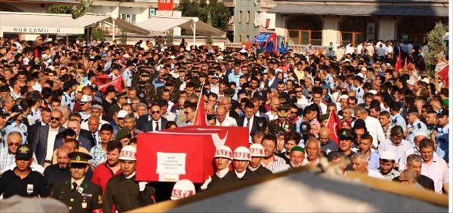 ŞEHİT UZMAN ÇAVUŞ OSMAN YILDIRIM SON YOLCULUĞUNA UĞURLANDI