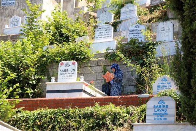ZONGULDAK´TA ARİFE GÜNÜ MEZARLIKLAR DOLDU