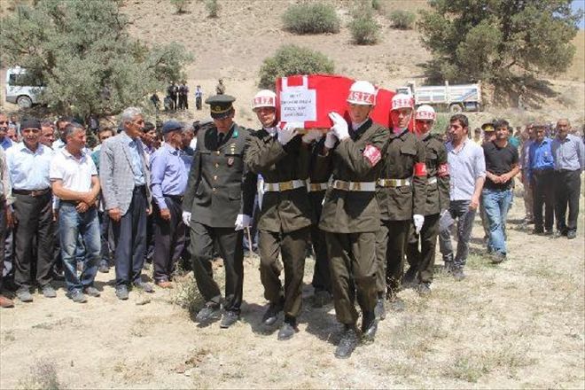 ŞEHİT KÖY KORUCUSU TÖRENLE SON YOLCULUĞUNA UĞURLANDI