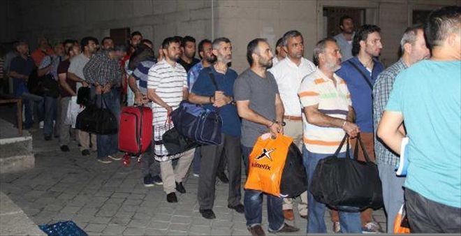 Bursa´da Fetö/pdy Operasyonunda Gözaltına Alınan 50 Polis Ve 5 ?Emniyet İmamı´ Adliyeye Sevk Edildi 