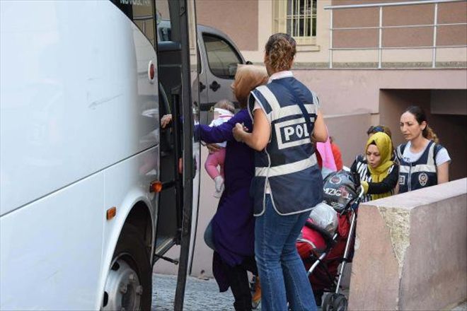 Fetö Operasyonunda Gözaltına Alınan Zabıt Katipleri Adliyede
