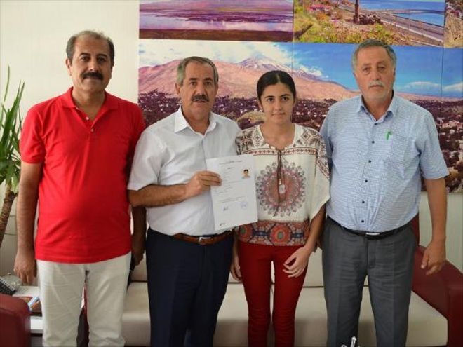Adilcevazlı Hilal, Galatasaray Lisesi´ni Kazandı