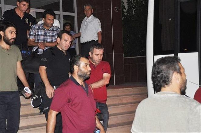 KIRIKKALE´DE 28 EMNİYET PERSONELİ TUTUKLANDI