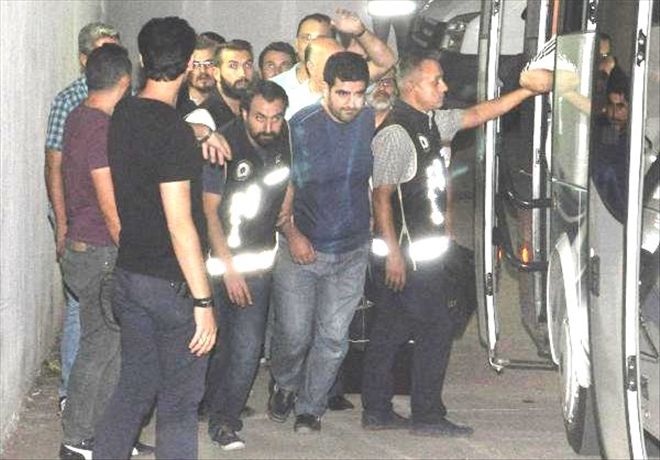 DENİZLİ´DE 19 İŞADAMI VE BÜROKRAT TUTUKLANDI