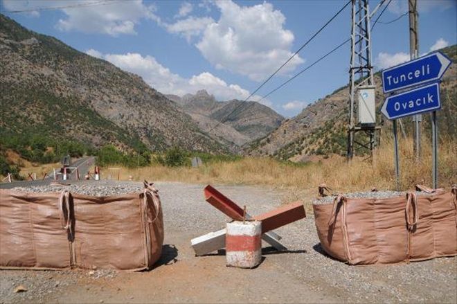 Tunceli´de Çatışma, Karayolu Trafiğe Kapatıldı