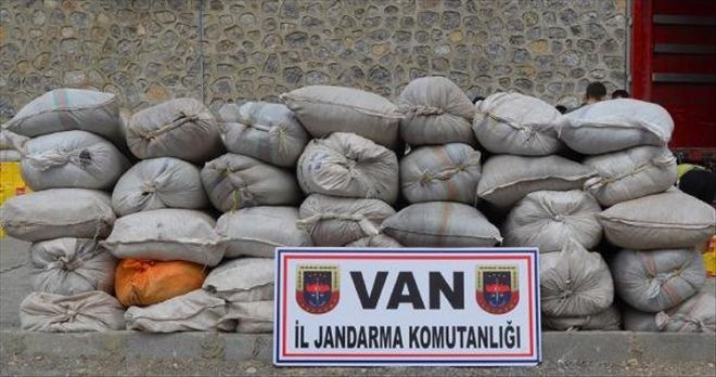 Başkale´de 6 Ton Kaçak Çay Ele Geçirildi