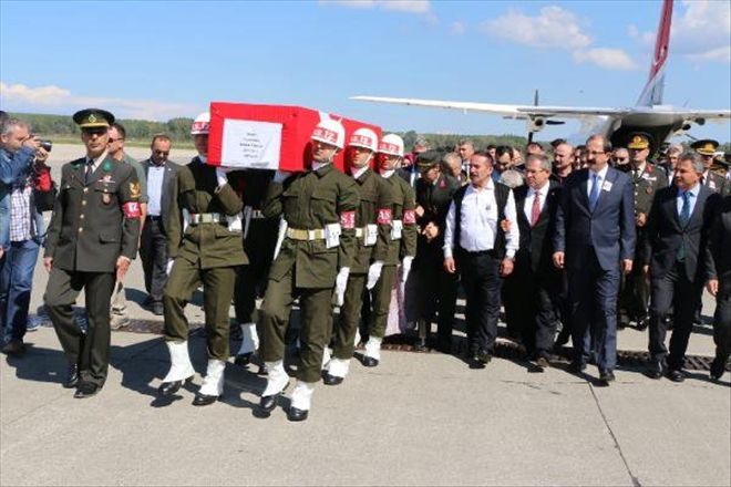 Şehit Uzman Onbaşı´nın Cenazesi Samsun´da Gözyaşlarıyla Karşılandı