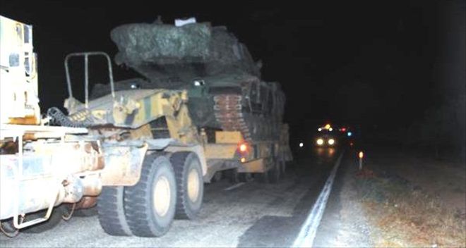Cerablus Sınırına Tank Sevkiyatı Sürüyor