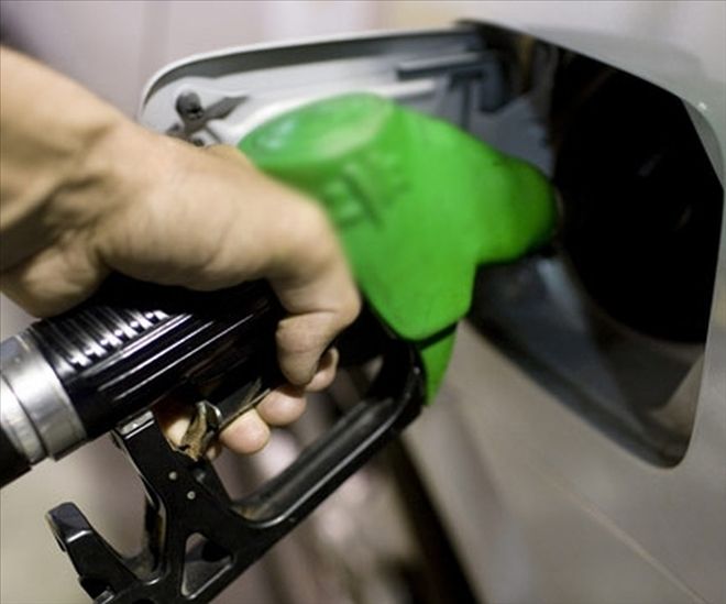 Benzine zam geldi