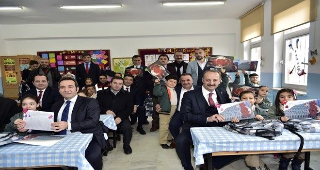Akgül karne sevincine ortak oldu  