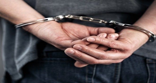 İzmir´de FETÖ operasyonu: 6 gözaltı