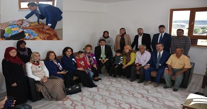 NEVİN GÖKÇEK KIZILCAHAMAM´DA ENGELLİ BİR AİLEYE UMUT OLDU