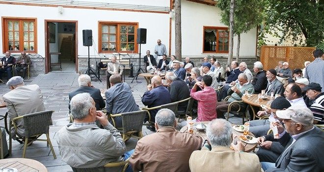 SİNCAN BELEDİYESİ´NDEN YAŞLILAR GÜNÜ´NE ÖZEL PROGRAM