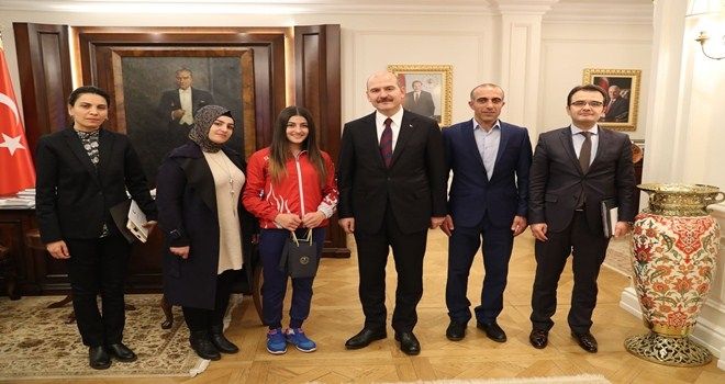 Bakan Soylu, Şampiyon Elvira´yı Kabul Etti