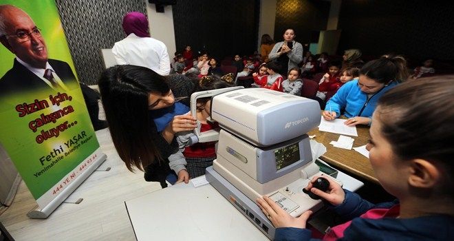 Yenimahalleli çocuklara ücretsiz göz taraması
