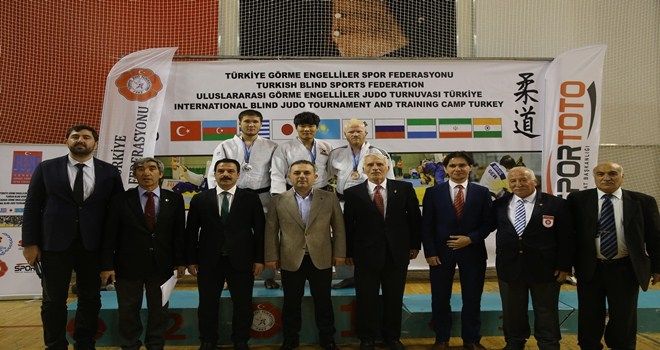 GÖRME ENGELLİ JUDOCULAR SİNCAN´DA YARIŞTI