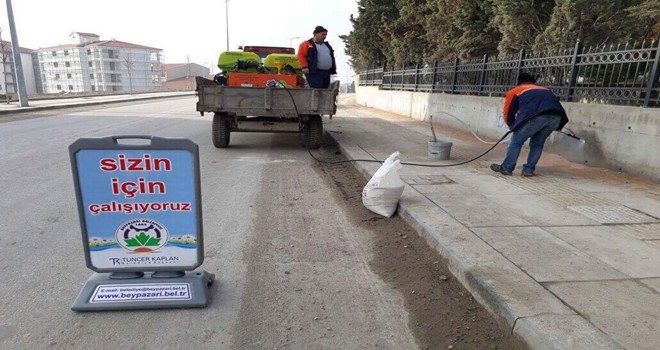 GÖRÜNTÜ KİRLİLİĞİNE NEDEN OLAN DUVARLAR TEMİZLENDİ