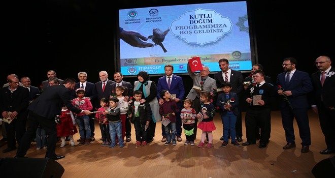 ETİMESGUTTA GÖNÜLLER KUTLU NEBİ İÇİN ATTI 