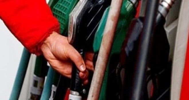 Akaryakıtta bu geceden itibaren indirim bekleniyor