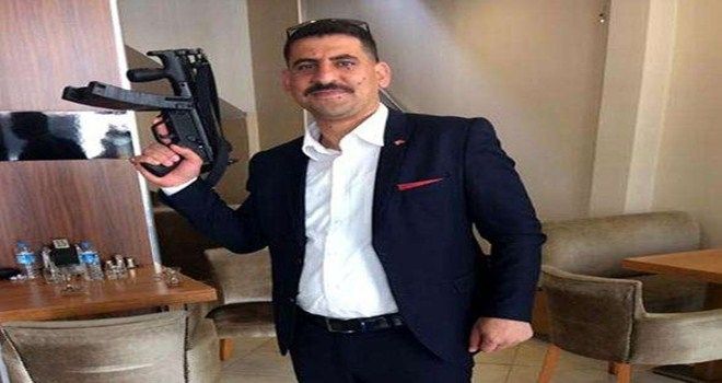 AK Parti Gençlik Kolları üyesinden MP5´li paylaşım