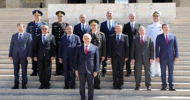 YAŞ´ta ´3 kuvvet komutanı değişti´