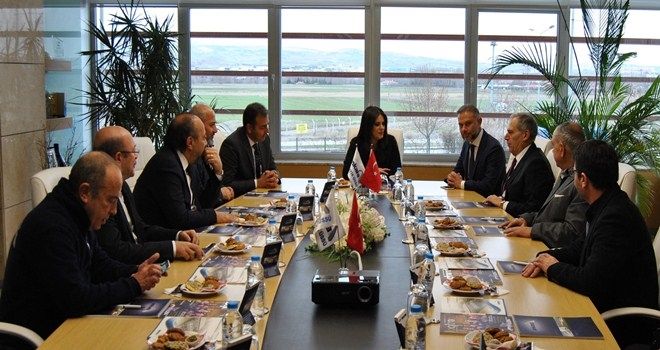 Sarıeroğlu ve Ertürk´ten kamyoncu esnafına ziyaret 