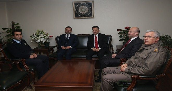 VALİ TOPACA´DAN BAŞKAN ERCAN´A ZİYARET