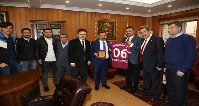 DEMİREL: AMATÖR KULÜPLER OLMAZSA BAŞARI OLMAZ