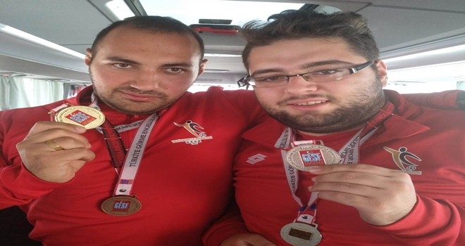 Özel sporcular madalyayla döndü