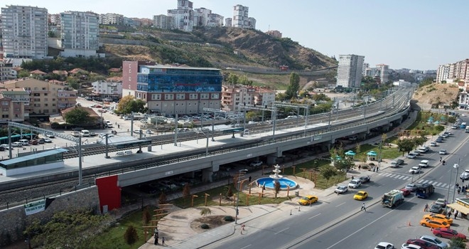 Durak yeşile büründü