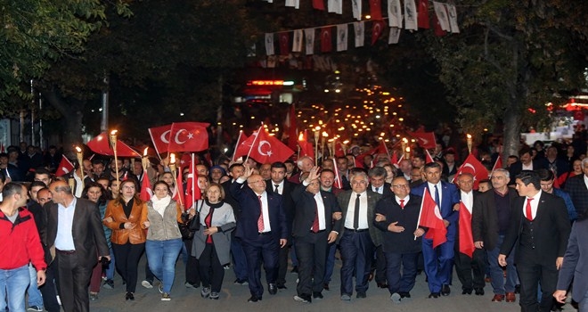 Cumhuriyet Ateşi Yenimahalle´de yakıldı