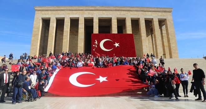 ETİMESGUTLU 500 ENGELLİ ATA´NIN HUZURUNDA