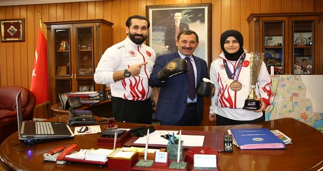 BAŞKAN DEMİREL, AVRUPA ŞAMPİYONUNU KABUL ETTİ