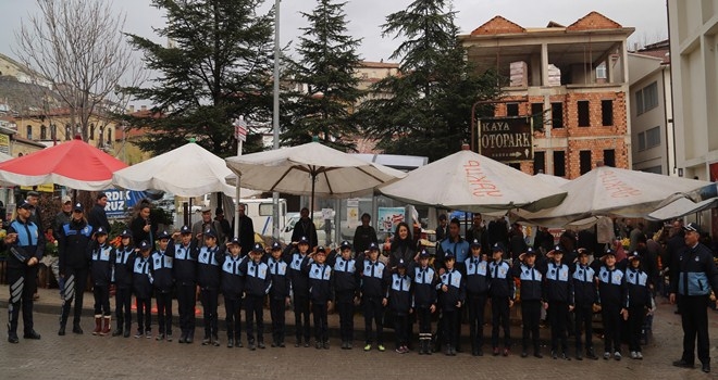Beypazarı´nda Çocuk Zabıtalar İş Başında
