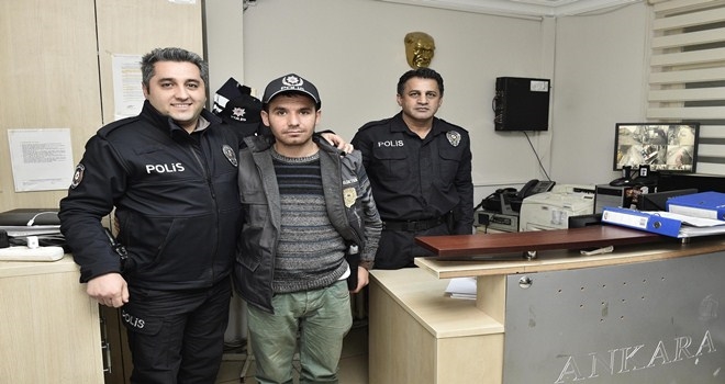 Engelli genç bir günlüğüne polis oldu
