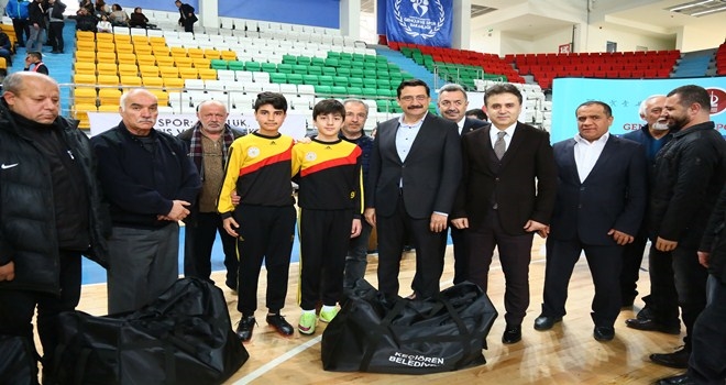  KEÇİÖREN BELEDİYESİ´NDEN AMATÖR KULÜPLERE DESTEK