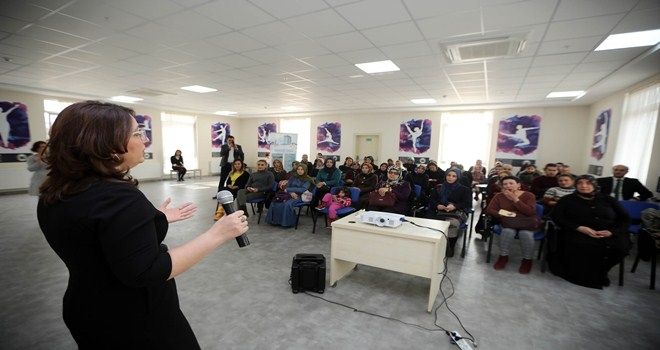 Yenimahalle´de ?Çocuklarda dikkat eksikliği? konuşuldu 