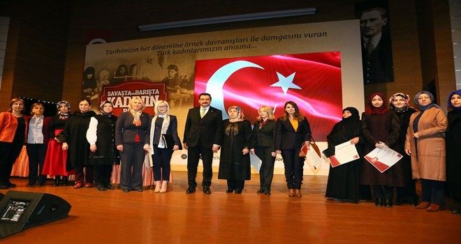 SAVAŞTA VE BARIŞTA KADININ ROLÜ KONUŞULDU