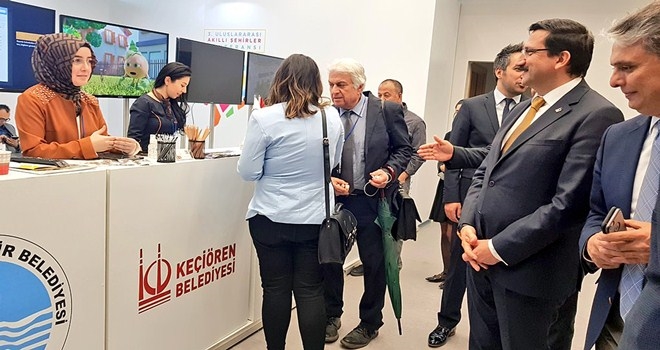 BAŞKAN AK, AKILLI ŞEHİRLERDE SIRADIŞI BAŞARI HİKAYESİNİ ANLATTI