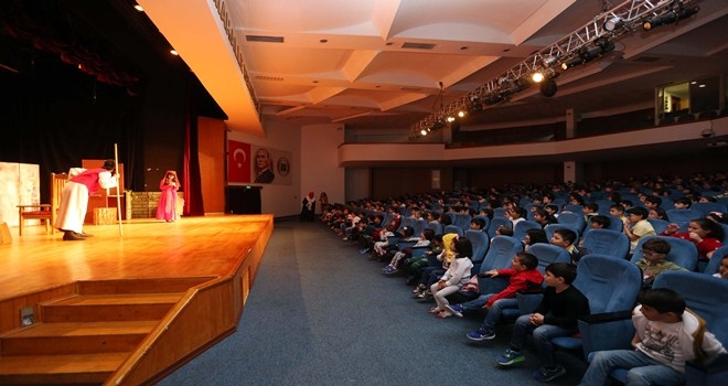 ?Aytaşı Kolyesi? oyunu çocuklara iyiliği aşıladı