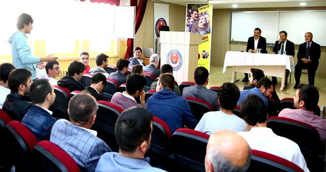 BAŞKAN AK LİSE ÖĞRENCİLERİYLE SOHBET ETTİ