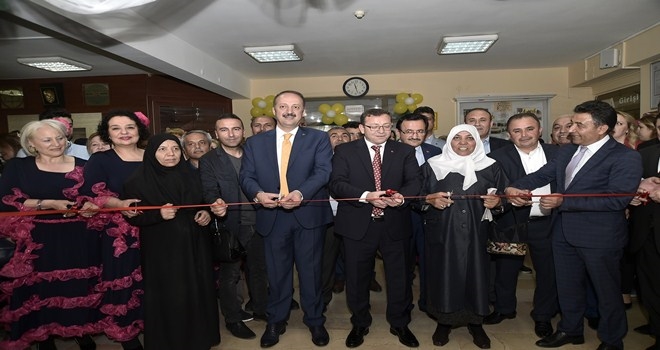 Yılsonu sergisi renkli görüntülere sahne oldu