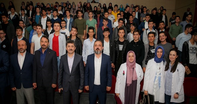 ERCAN GENÇLERİN SORULARINI YANITLADI