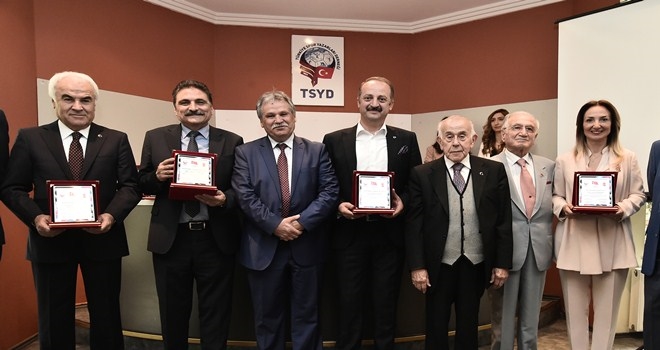 Akgül, sporda ?Yılın Yerel Yöneticisi? seçildi