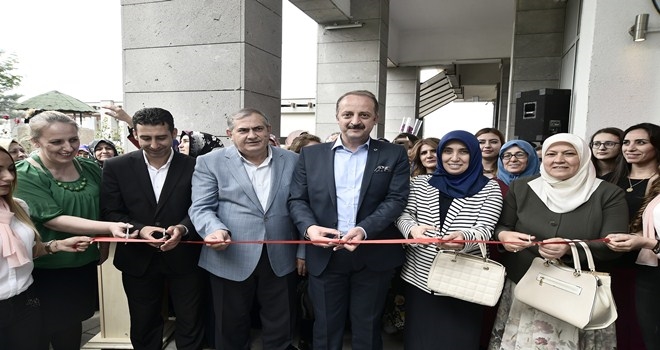 Ziyaretçilerden tam not aldı