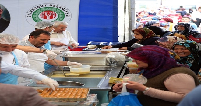 İFTARLIKLAR BAŞKAN´DAN